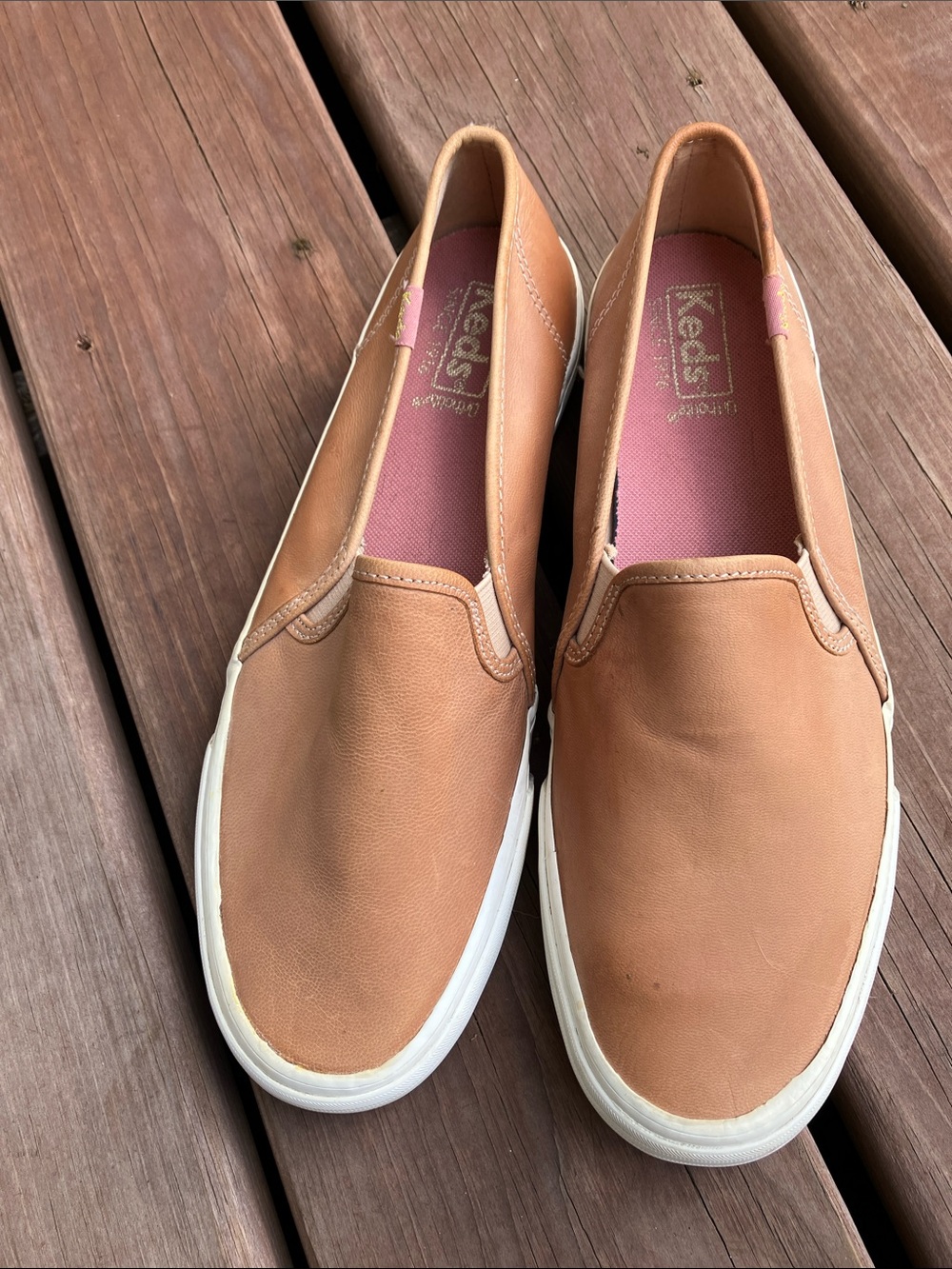 KEDS Women’s 9 Double Decker Leather slip on sneakers in cognac w/white soles
